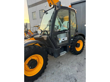 Teleskopski rukovatelj JCB