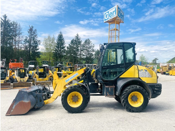 Utovarivač na kotačima KOMATSU WA80