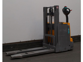 Slagač stoga JUNGHEINRICH EJD