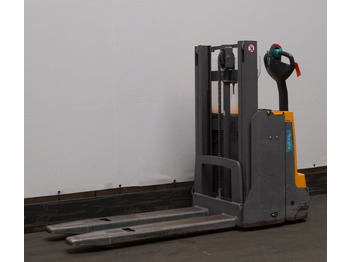 Slagač stoga JUNGHEINRICH EJD