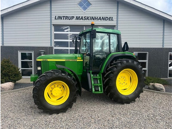 Traktor JOHN DEERE 6910