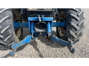 Traktor New Holland 8240 SLE Med frontlift og frontPTO: slika Traktor New Holland 8240 SLE Med frontlift og frontPTO