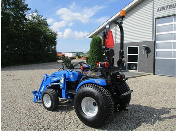 Traktor Solis S26 Shuttle XL 9+9 med turfhjul og frontlæsser: slika Traktor Solis S26 Shuttle XL 9+9 med turfhjul og frontlæsser