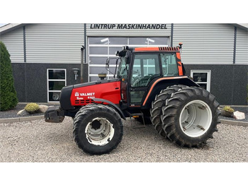 Traktor VALMET