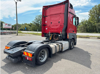 Tegljač Mercedes-Benz Actros 1845: slika Tegljač Mercedes-Benz Actros 1845