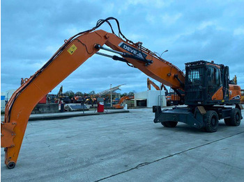 Bager na kotačima DOOSAN