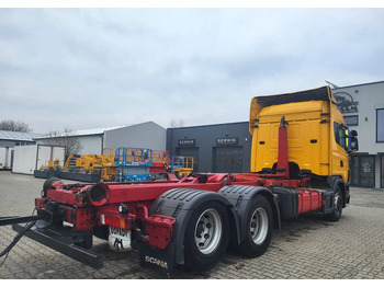 Kamion s kukastom dizalicom scania Scania B6X2: slika Kamion s kukastom dizalicom scania Scania B6X2