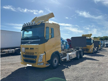 Transporter kontejnera/ Kamion s izmjenjivim sanducima VOLVO FH 500