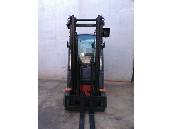 Električni viličar Toyota 8FBE15T: slika Električni viličar Toyota 8FBE15T