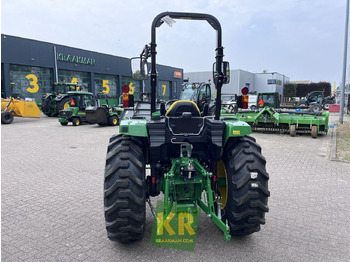 Novi Mali traktor John Deere 4066M: slika Novi Mali traktor John Deere 4066M