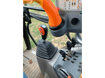 Traktor CLAAS nexos 240 m: slika Traktor CLAAS nexos 240 m