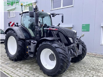 Traktor FENDT 724 Vario