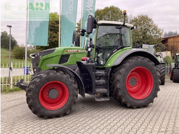 Traktor FENDT 724 Vario
