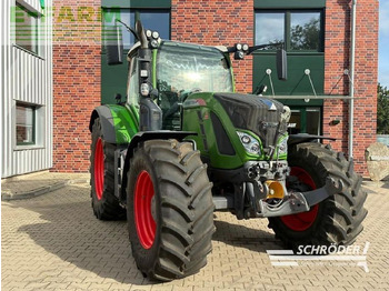 Traktor FENDT 724 Vario