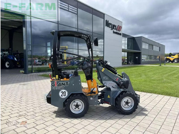 Utovarivač na kotačima GIANT