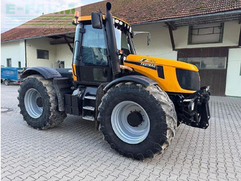 Traktor JCB