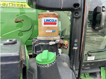 Traktor John Deere 6215r: slika Traktor John Deere 6215r