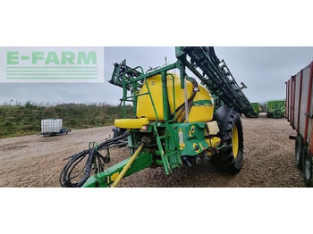 Vučena prskalica JOHN DEERE