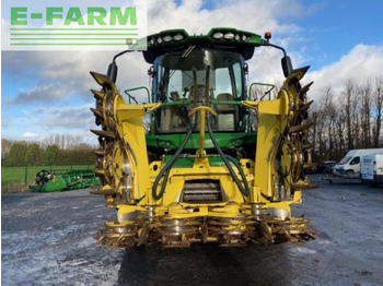 Silažni kombajn John Deere 8500: slika Silažni kombajn John Deere 8500
