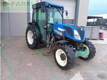 Traktor NEW HOLLAND T4