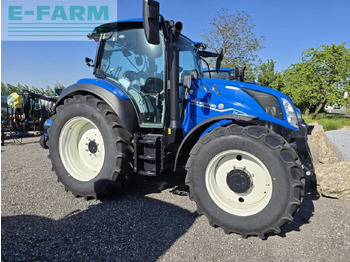 Traktor NEW HOLLAND T5