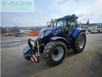 Traktor NEW HOLLAND T7.225
