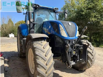 Traktor NEW HOLLAND T7.230