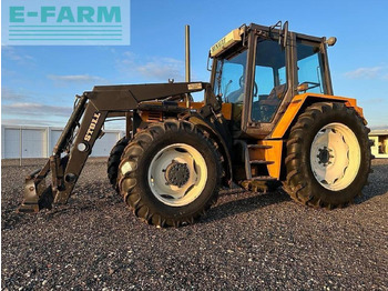 Traktor RENAULT