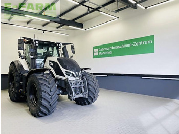 Traktor VALTRA