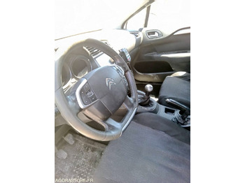 Automobil CITROËN