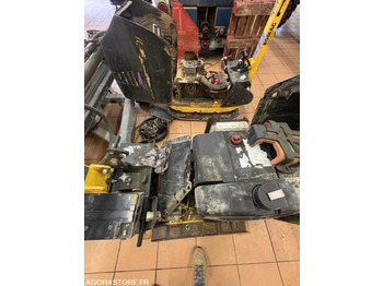 Vibro ploča LOT DE 2 PLAQUES BOMAG BPR 60/65D/E ET BPR45/55D 2019 ET 2022: slika Vibro ploča LOT DE 2 PLAQUES BOMAG BPR 60/65D/E ET BPR45/55D 2019 ET 2022 Vibro ploča LOT DE 2 PLAQUES BOMAG BPR 60/65D/E ET BPR45/55D 2019 ET 2022: slika Vibro ploča LOT DE 2 PLAQUES BOMAG BPR 60/65D/E ET BPR45/55D 2019 ET 2022