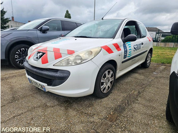 Automobil PEUGEOT