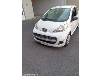 Automobil PEUGEOT