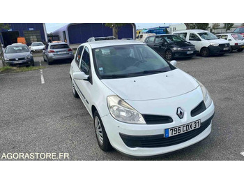 Automobil RENAULT