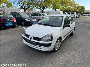 Automobil RENAULT