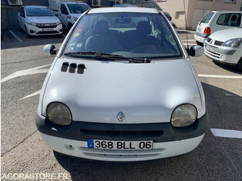 Automobil RENAULT