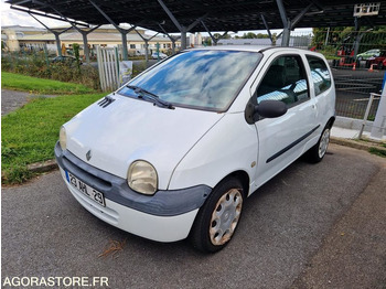 Automobil RENAULT