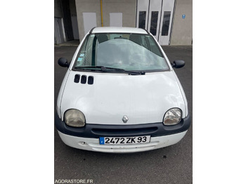 Automobil