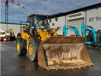 Utovarivač na kotačima CATERPILLAR 966M