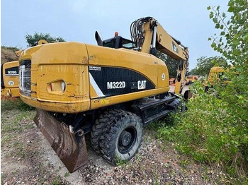 Bager na kotačima CAT M 322 D: slika Bager na kotačima CAT M 322 D