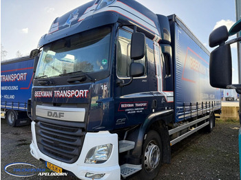 Kamion s ceradom DAF CF 260