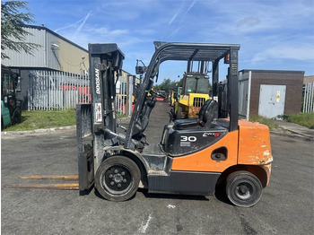 Diesel viličar DOOSAN