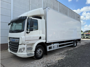 Kamion sandučar DAF CF 320