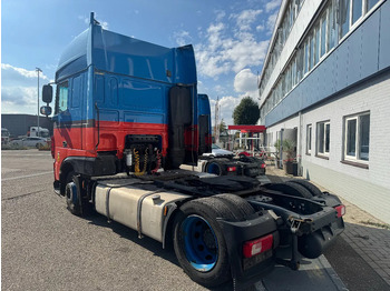 Tegljač DAF XF 440 4X2 EURO 6 MEGA: slika Tegljač DAF XF 440 4X2 EURO 6 MEGA