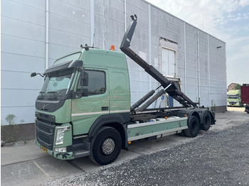 Kamion s kukastom dizalicom VOLVO FM 410