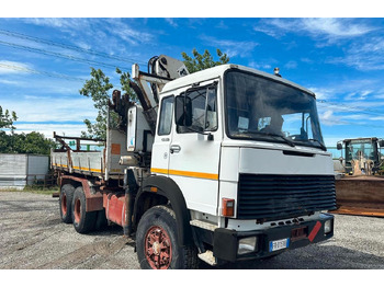 Kamion s otvorenim sandukom IVECO