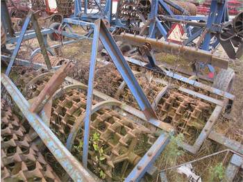 Valjak za poljoprivredna gospodarstva Dal-Bo Prikabinami - pakabinami volai: slika Valjak za poljoprivredna gospodarstva Dal-Bo Prikabinami - pakabinami volai