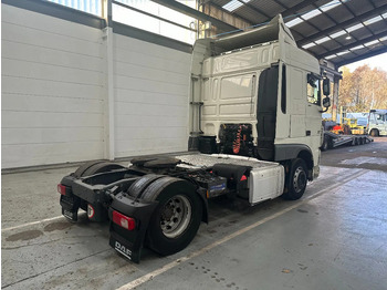 Tegljač DAF XF 106.460 SPACECAB: slika Tegljač DAF XF 106.460 SPACECAB
