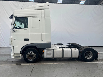 Tegljač DAF XF 106.460 SPACECAB: slika Tegljač DAF XF 106.460 SPACECAB