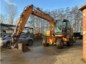 Bager na kotačima CASE 788